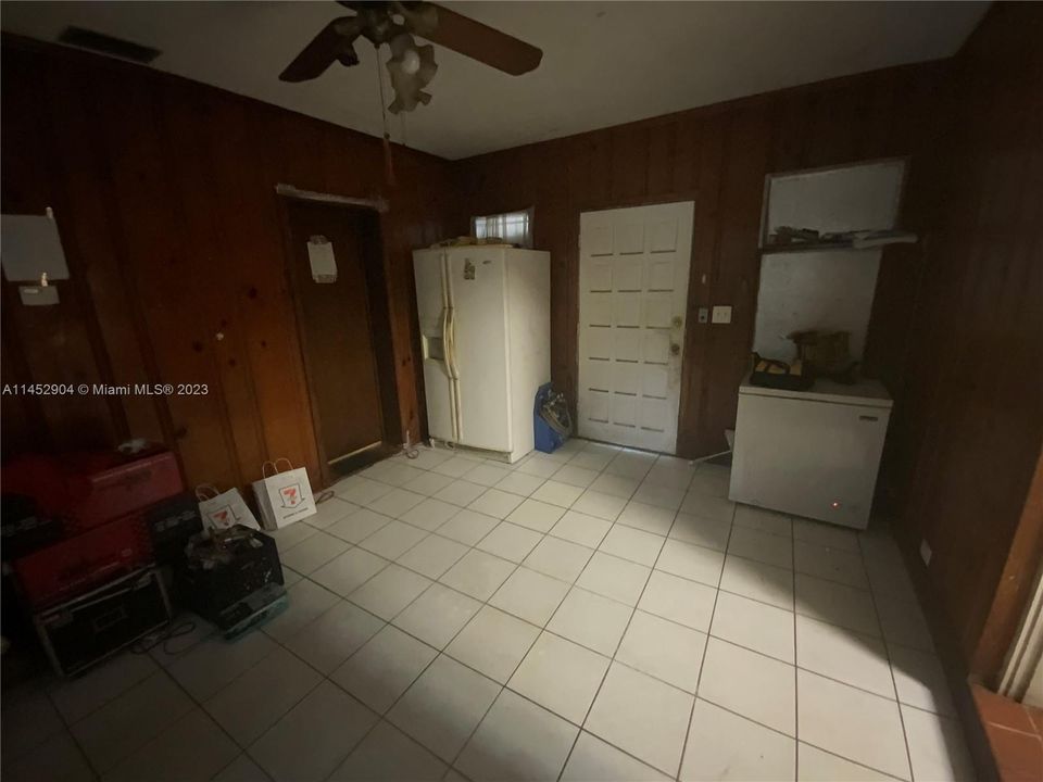 Недавно продано: $449,900 (3 спален, 2 ванн, 2036 Квадратных фут)