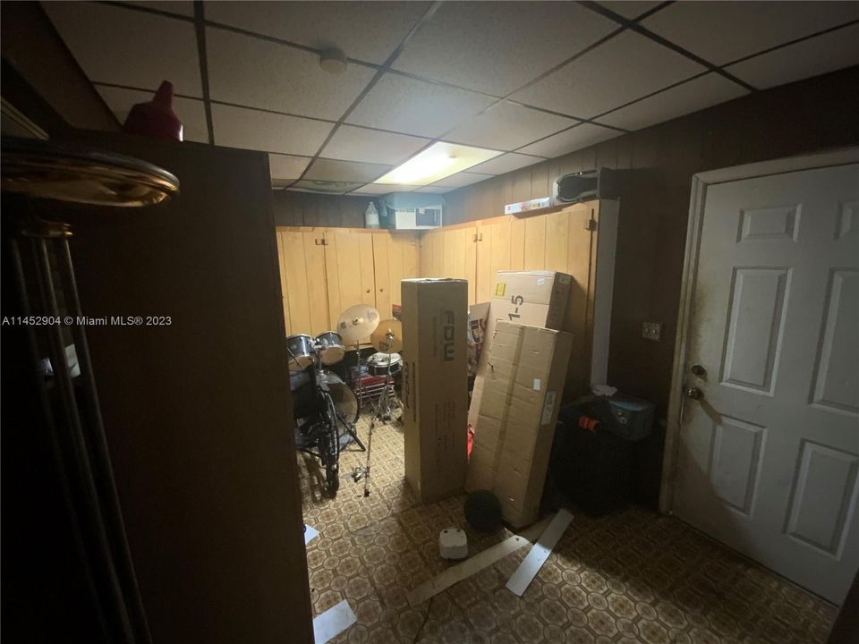 Недавно продано: $449,900 (3 спален, 2 ванн, 2036 Квадратных фут)