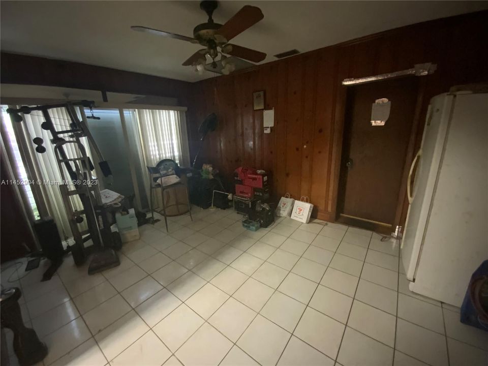 Недавно продано: $449,900 (3 спален, 2 ванн, 2036 Квадратных фут)