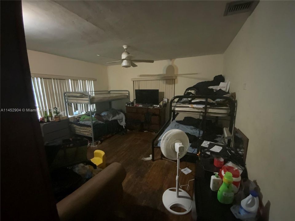 Недавно продано: $449,900 (3 спален, 2 ванн, 2036 Квадратных фут)