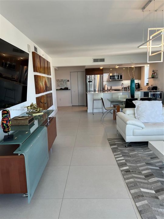 Недавно продано: $1,575,000 (2 спален, 3 ванн, 1958 Квадратных фут)