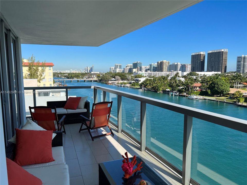 Недавно продано: $1,575,000 (2 спален, 3 ванн, 1958 Квадратных фут)