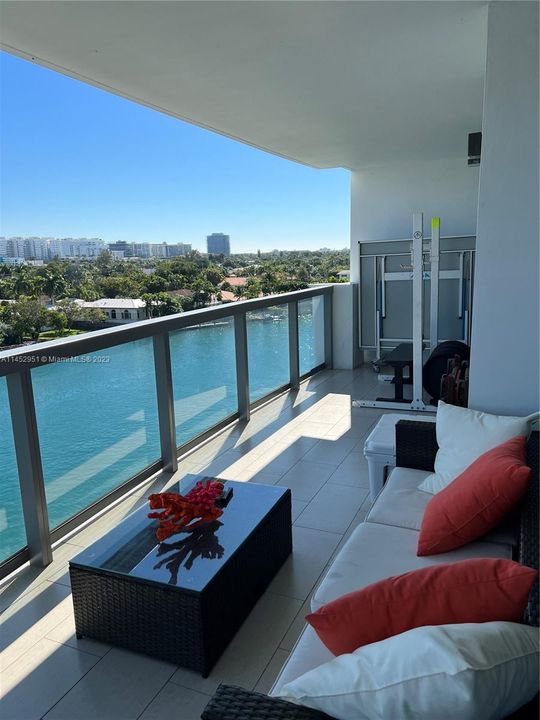 Недавно продано: $1,575,000 (2 спален, 3 ванн, 1958 Квадратных фут)