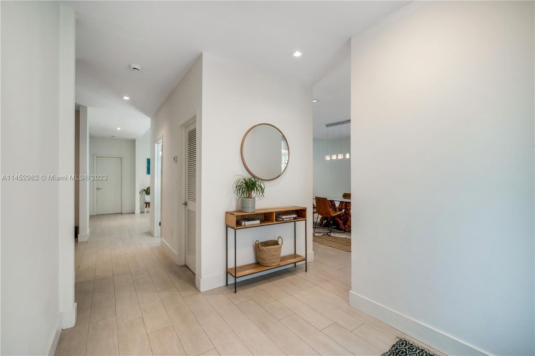 Recently Rented: $8,500 (3 beds, 2 baths, 2086 Square Feet)