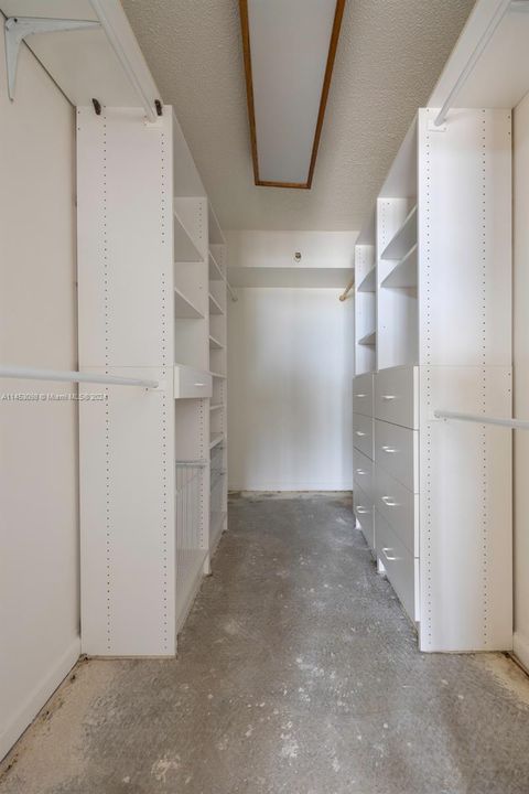 Recently Sold: $1,075,000 (2 beds, 2 baths, 1142 Square Feet)