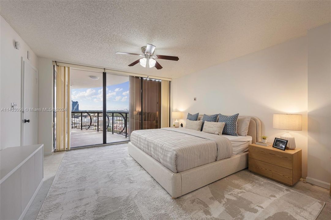 Recently Sold: $1,075,000 (2 beds, 2 baths, 1142 Square Feet)