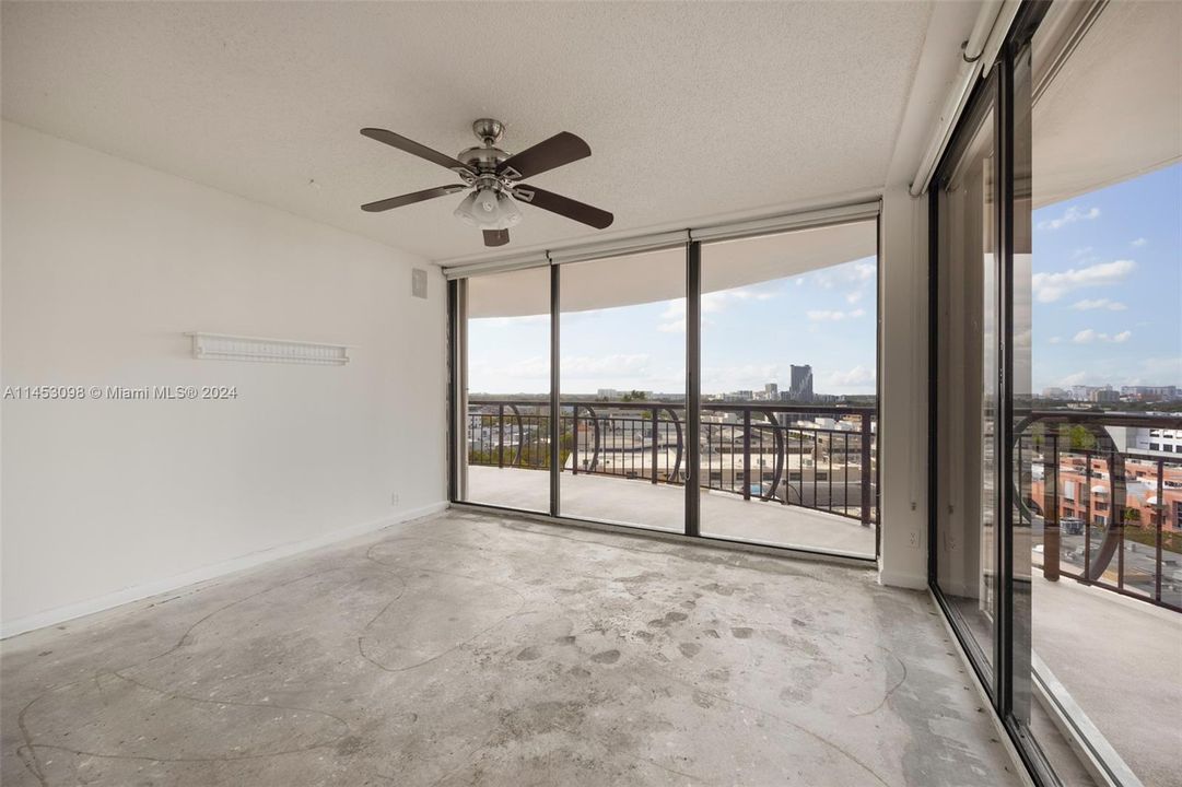Recently Sold: $1,075,000 (2 beds, 2 baths, 1142 Square Feet)