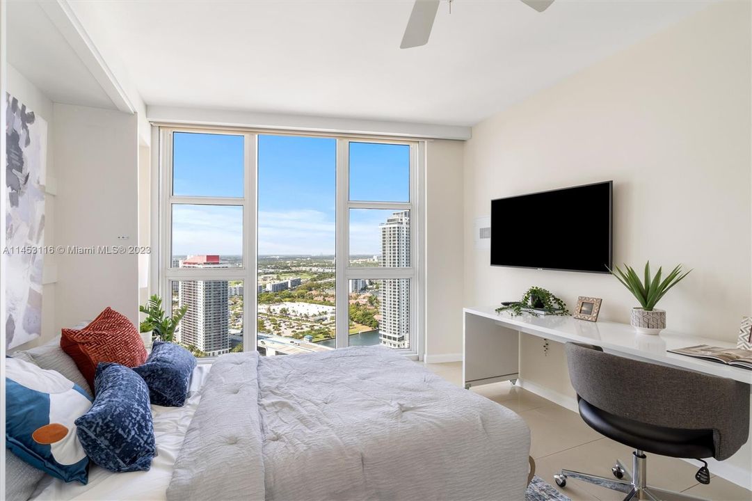 Recently Sold: $1,290,000 (2 beds, 2 baths, 1782 Square Feet)