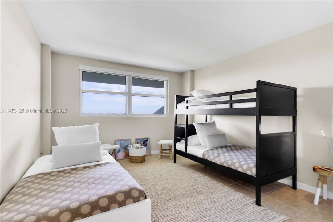 Recently Sold: $1,399,000 (2 beds, 2 baths, 1260 Square Feet)