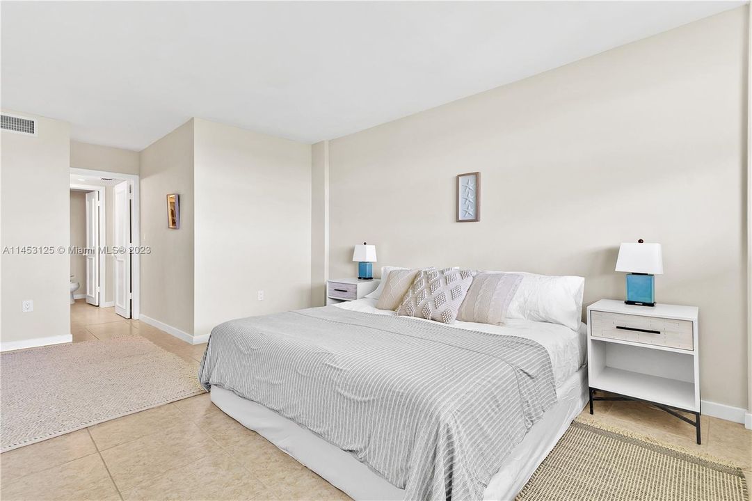 Recently Sold: $1,399,000 (2 beds, 2 baths, 1260 Square Feet)