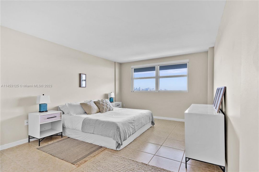 Recently Sold: $1,399,000 (2 beds, 2 baths, 1260 Square Feet)