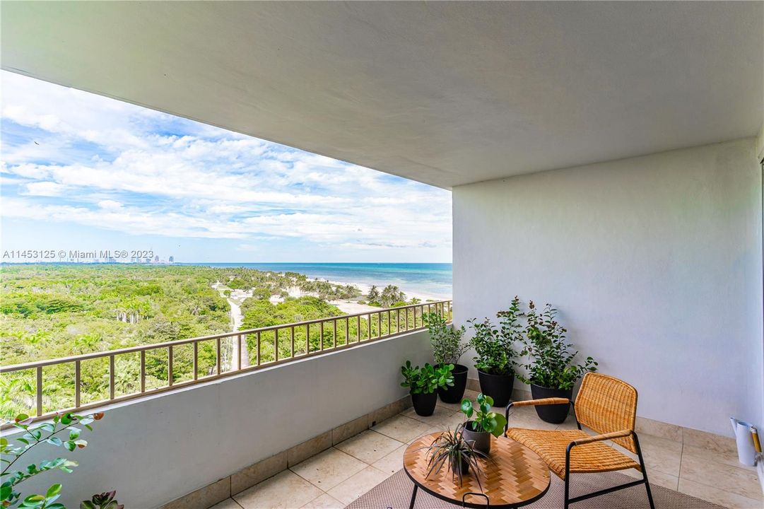Recently Sold: $1,399,000 (2 beds, 2 baths, 1260 Square Feet)