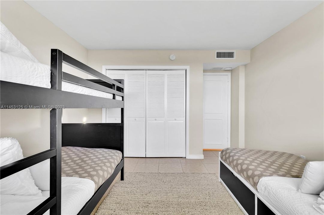 Recently Sold: $1,399,000 (2 beds, 2 baths, 1260 Square Feet)