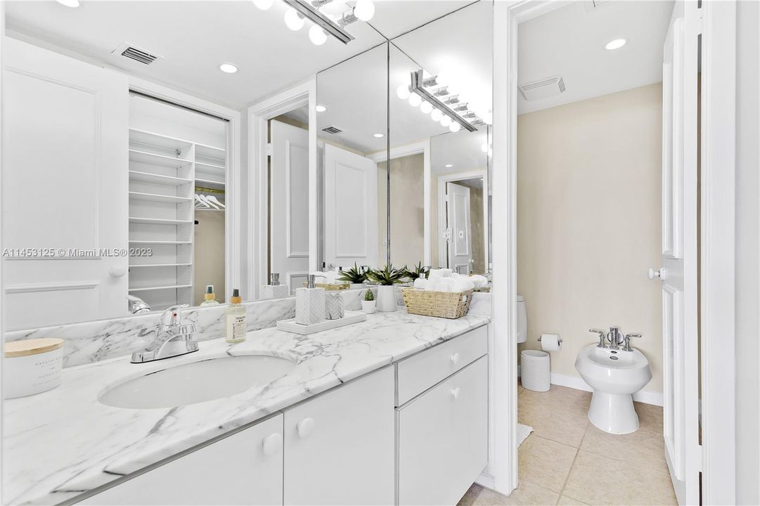 Recently Sold: $1,399,000 (2 beds, 2 baths, 1260 Square Feet)