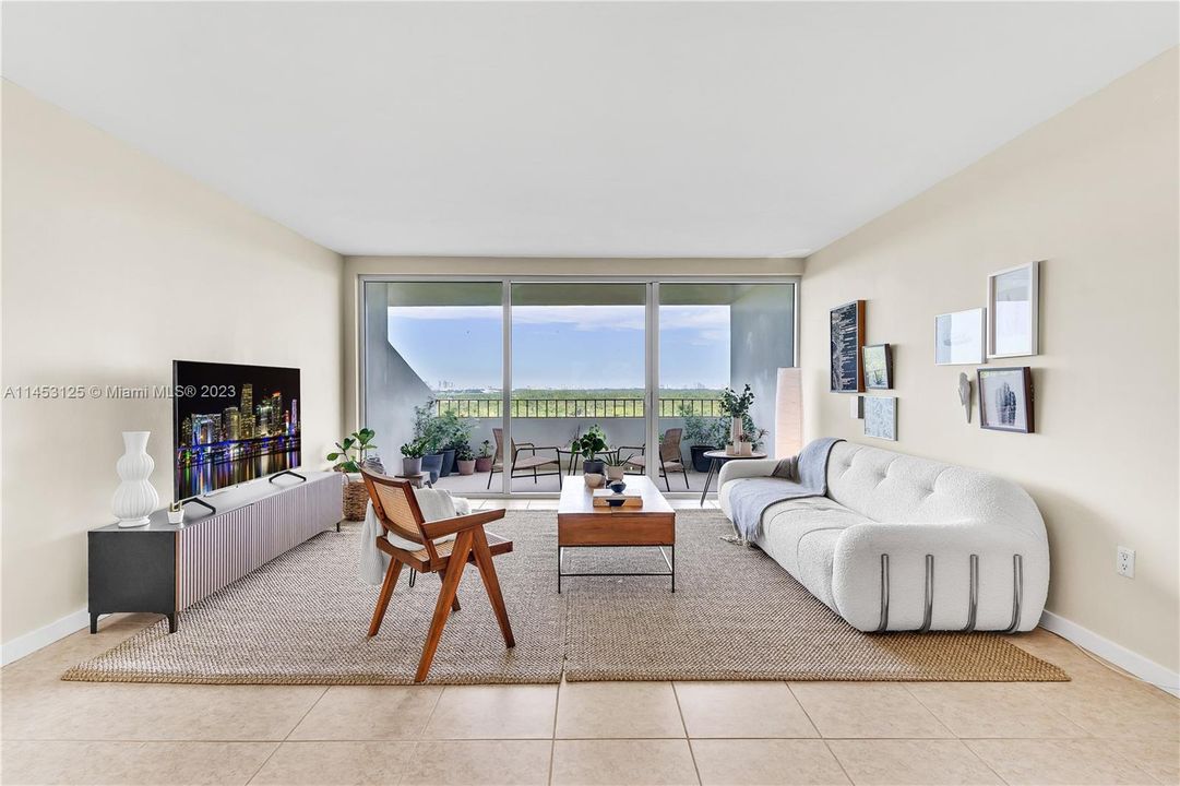 Recently Sold: $1,399,000 (2 beds, 2 baths, 1260 Square Feet)