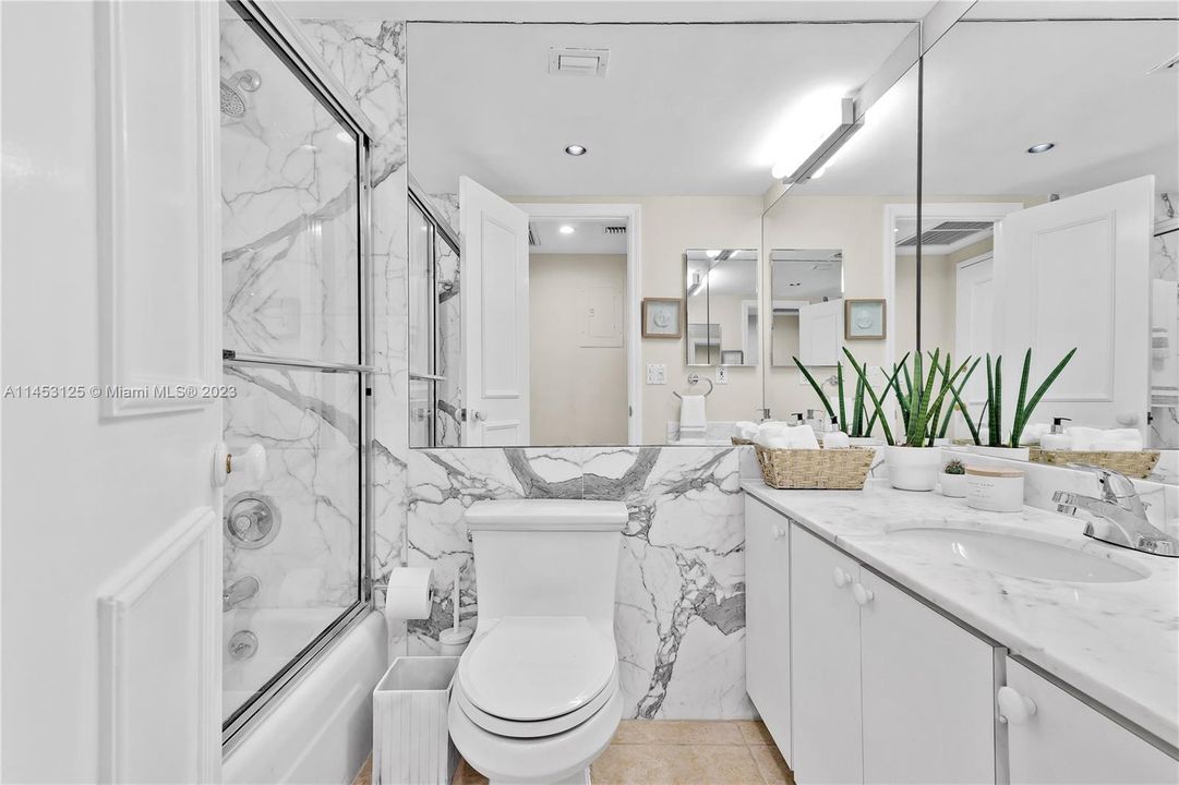 Recently Sold: $1,399,000 (2 beds, 2 baths, 1260 Square Feet)
