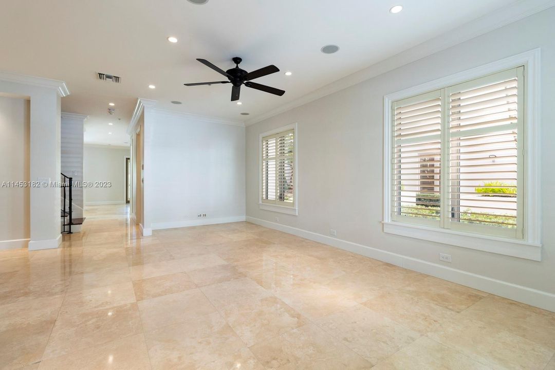 Recently Sold: $2,150,000 (3 beds, 4 baths, 3104 Square Feet)