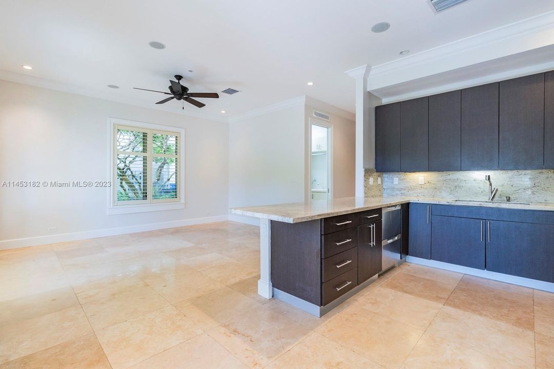 Recently Sold: $2,150,000 (3 beds, 4 baths, 3104 Square Feet)