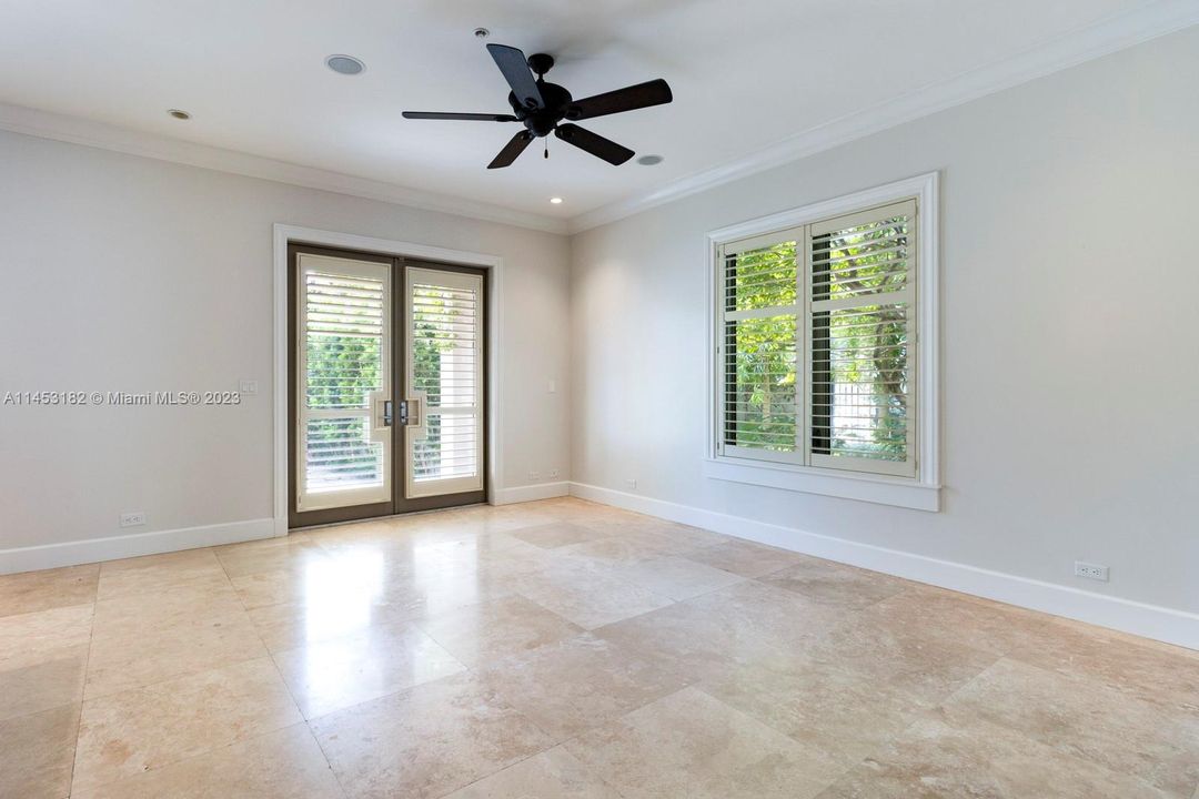 Recently Sold: $2,150,000 (3 beds, 4 baths, 3104 Square Feet)