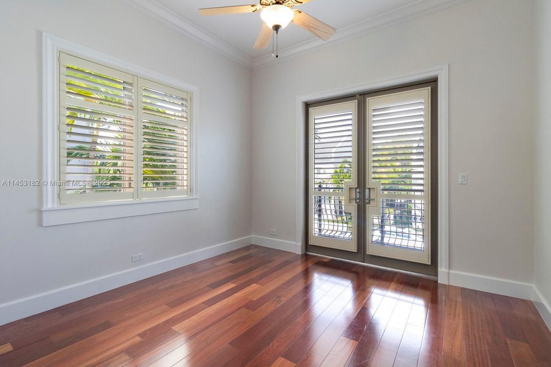 Recently Sold: $2,150,000 (3 beds, 4 baths, 3104 Square Feet)