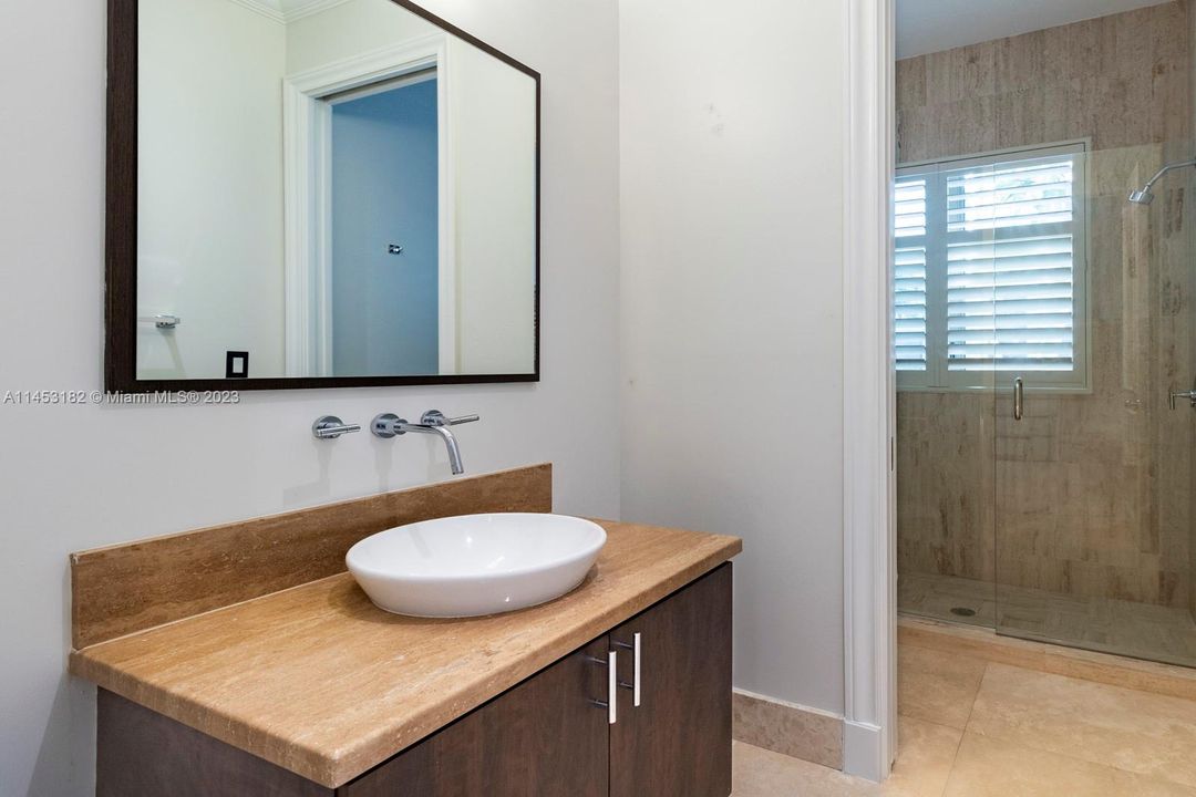 Recently Sold: $2,150,000 (3 beds, 4 baths, 3104 Square Feet)