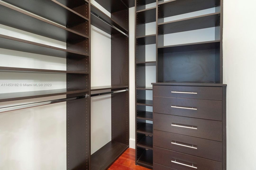 Recently Sold: $2,150,000 (3 beds, 4 baths, 3104 Square Feet)