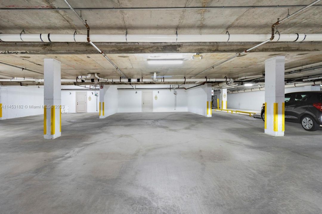 Recently Sold: $2,150,000 (3 beds, 4 baths, 3104 Square Feet)