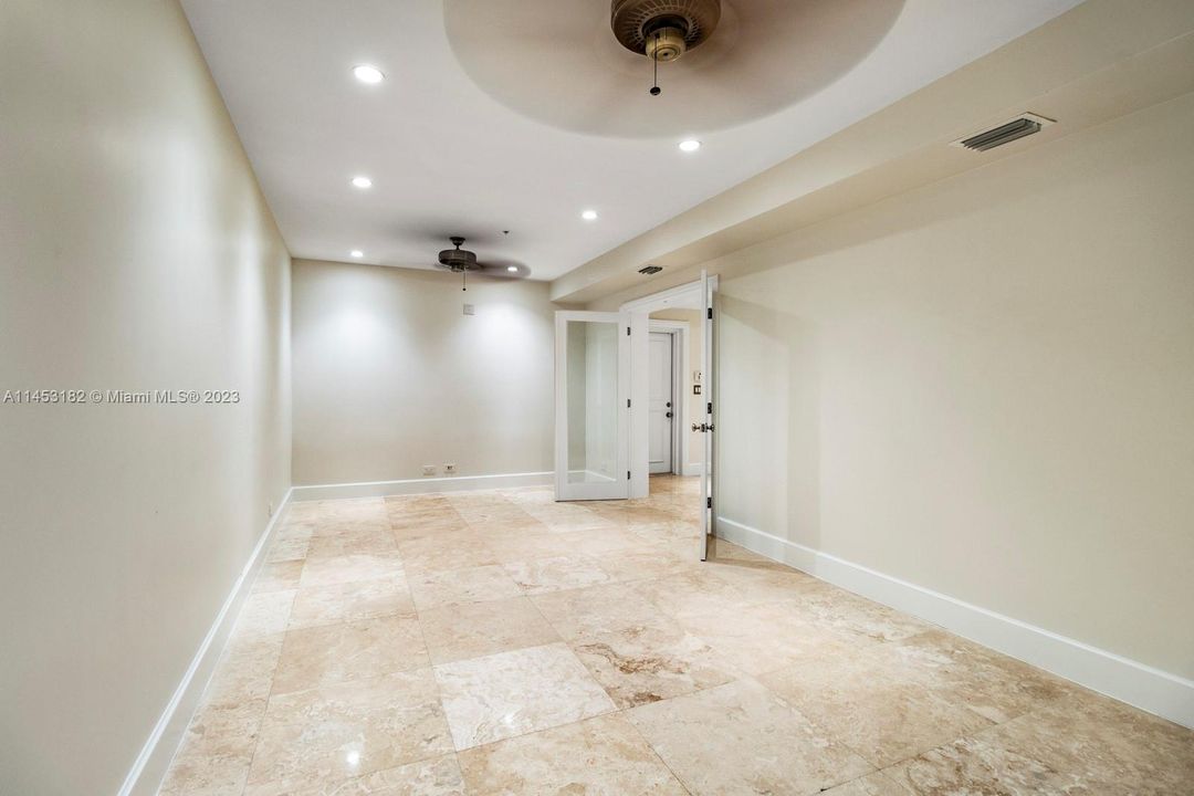 Recently Sold: $2,150,000 (3 beds, 4 baths, 3104 Square Feet)