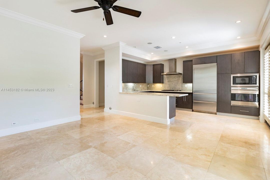 Recently Sold: $2,150,000 (3 beds, 4 baths, 3104 Square Feet)