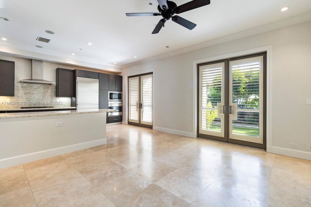 Recently Sold: $2,150,000 (3 beds, 4 baths, 3104 Square Feet)