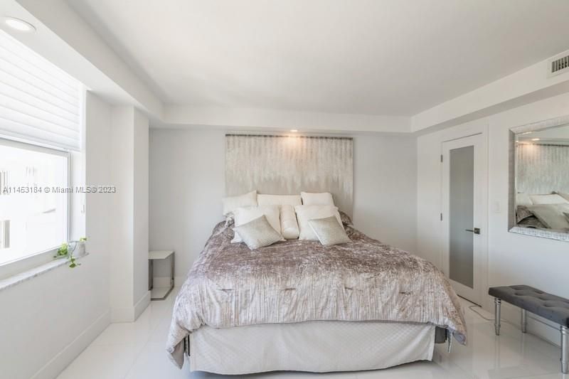 Vendido Recientemente: $1,399,000 (2 camas, 2 baños, 1625 Pies cuadrados)