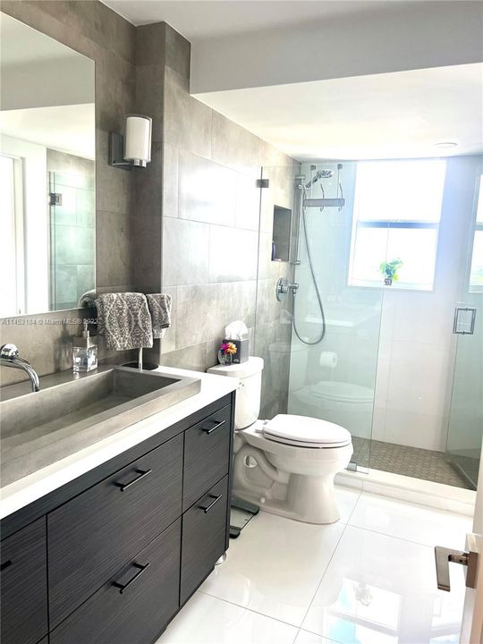 Vendido Recientemente: $1,399,000 (2 camas, 2 baños, 1625 Pies cuadrados)