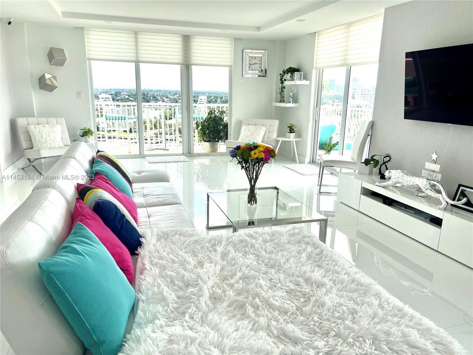 Vendido Recientemente: $1,399,000 (2 camas, 2 baños, 1625 Pies cuadrados)