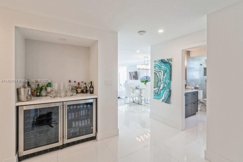 Vendido Recientemente: $1,399,000 (2 camas, 2 baños, 1625 Pies cuadrados)