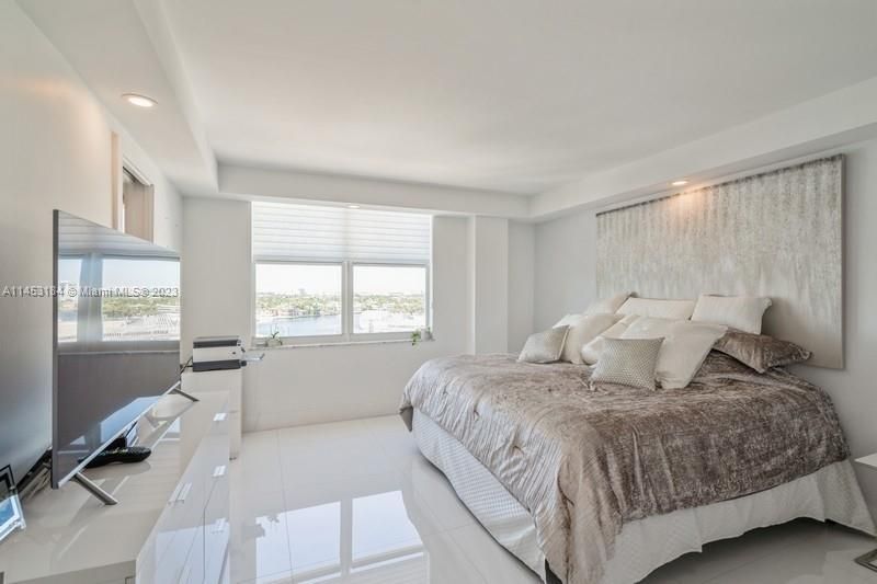 Vendido Recientemente: $1,399,000 (2 camas, 2 baños, 1625 Pies cuadrados)