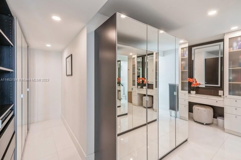 Vendido Recientemente: $1,399,000 (2 camas, 2 baños, 1625 Pies cuadrados)