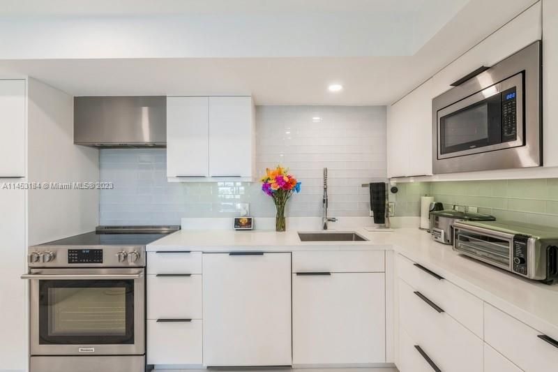 Vendido Recientemente: $1,399,000 (2 camas, 2 baños, 1625 Pies cuadrados)