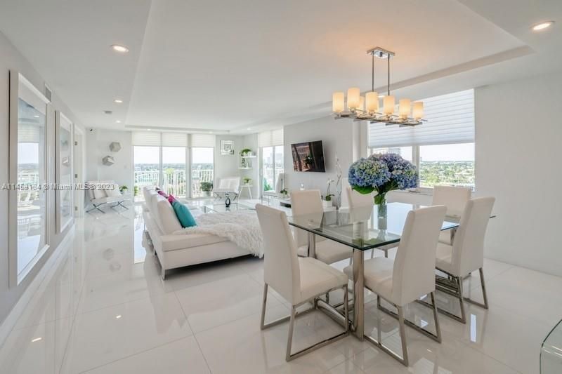 Vendido Recientemente: $1,399,000 (2 camas, 2 baños, 1625 Pies cuadrados)