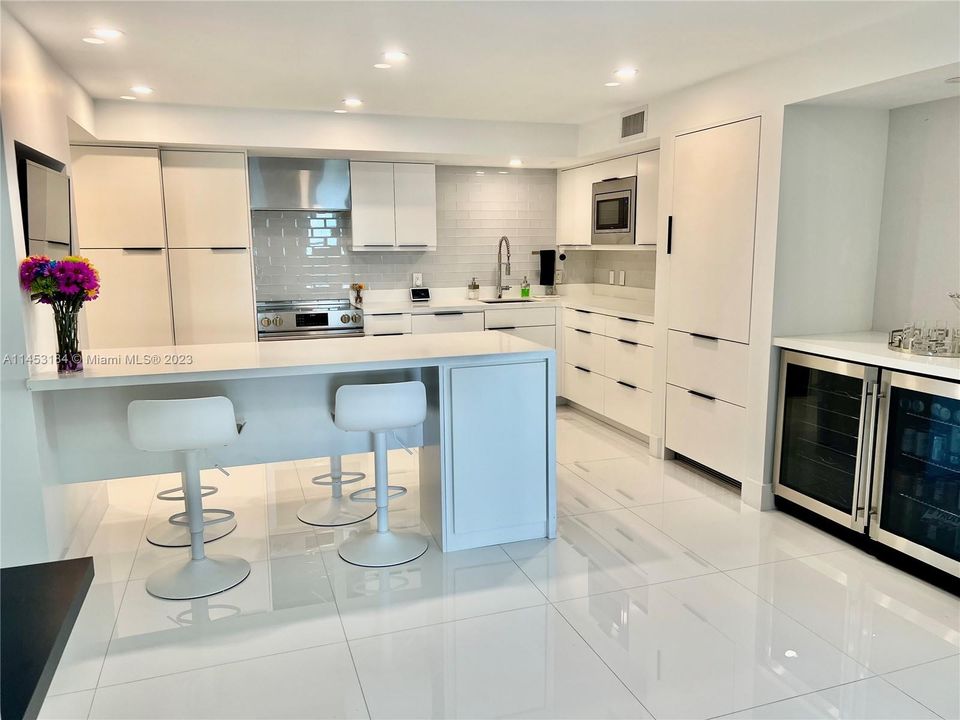 Vendido Recientemente: $1,399,000 (2 camas, 2 baños, 1625 Pies cuadrados)