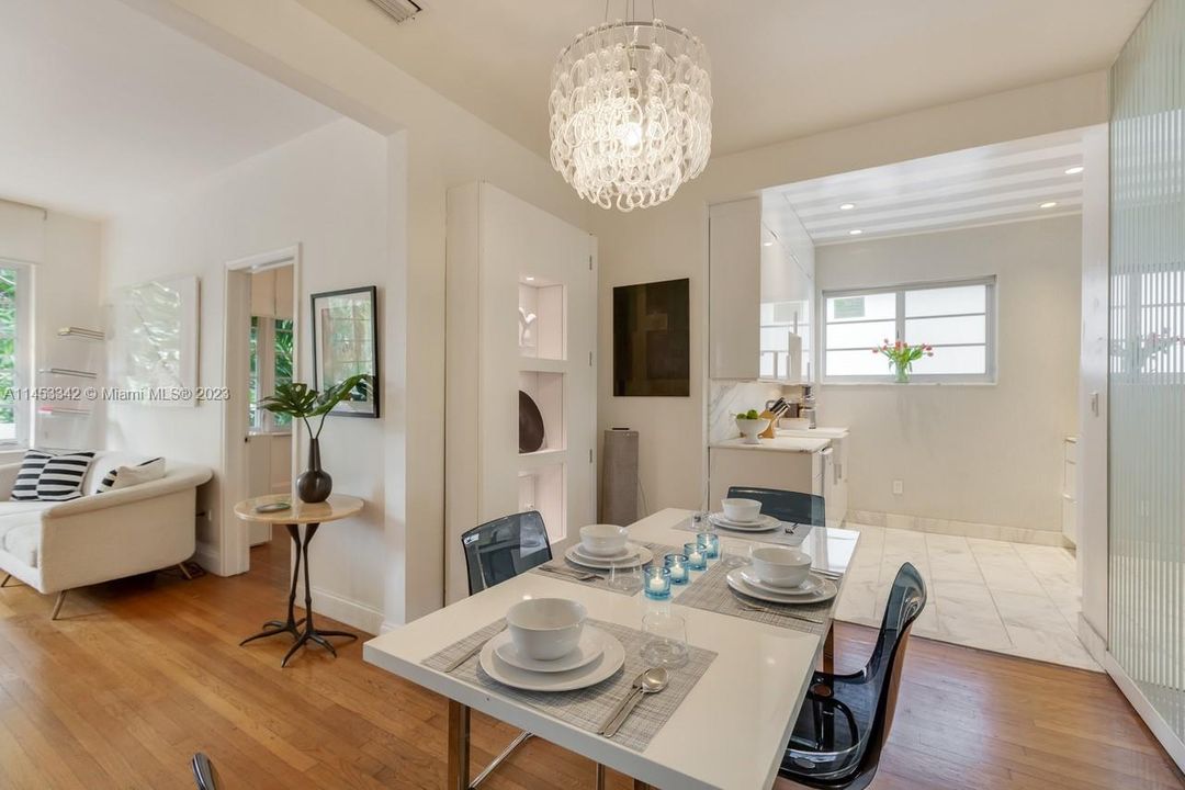 Recently Rented: $3,300 (2 beds, 2 baths, 809 Square Feet)