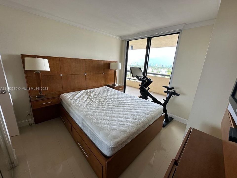 Recently Rented: $3,500 (2 beds, 2 baths, 890 Square Feet)