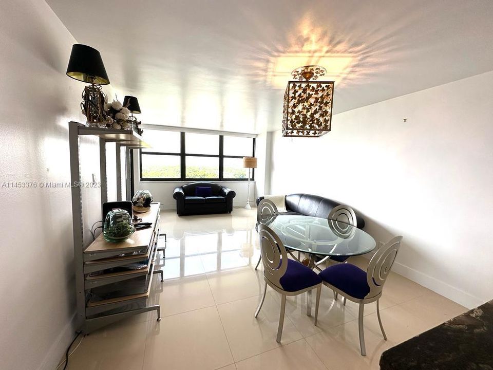 Recently Rented: $3,500 (2 beds, 2 baths, 890 Square Feet)