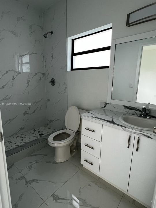 Vendido Recientemente: $485,000 (3 camas, 2 baños, 1300 Pies cuadrados)