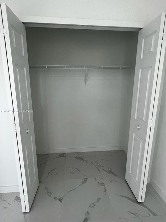 Vendido Recientemente: $485,000 (3 camas, 2 baños, 1300 Pies cuadrados)