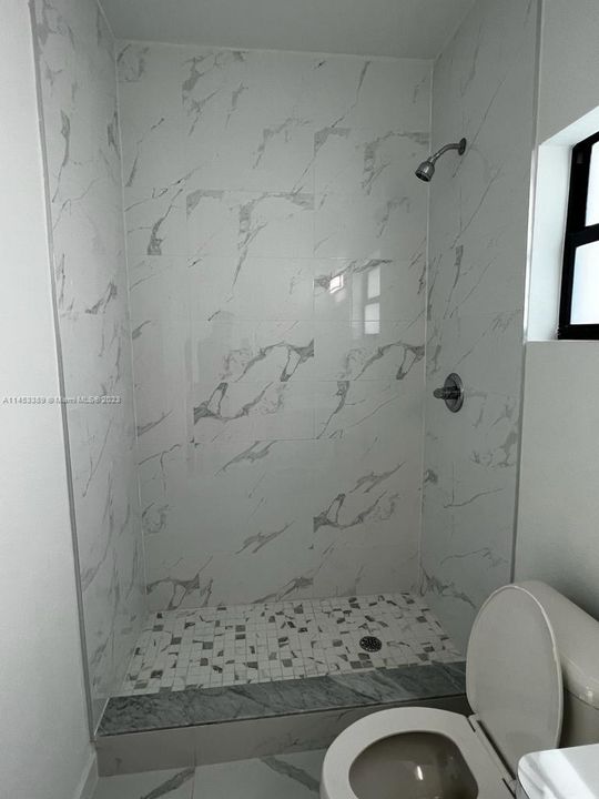 Vendido Recientemente: $485,000 (3 camas, 2 baños, 1300 Pies cuadrados)