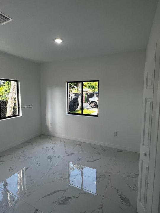 Vendido Recientemente: $485,000 (3 camas, 2 baños, 1300 Pies cuadrados)