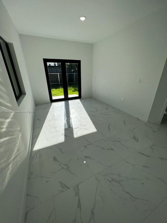 Vendido Recientemente: $485,000 (3 camas, 2 baños, 1300 Pies cuadrados)