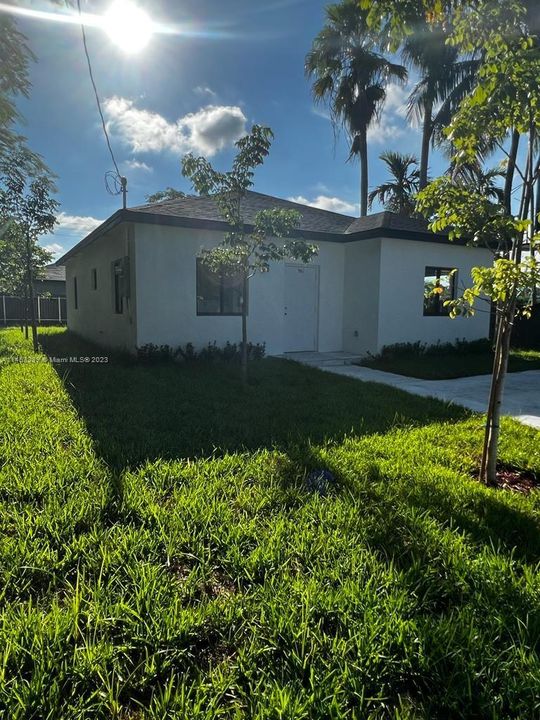Vendido Recientemente: $485,000 (3 camas, 2 baños, 1300 Pies cuadrados)