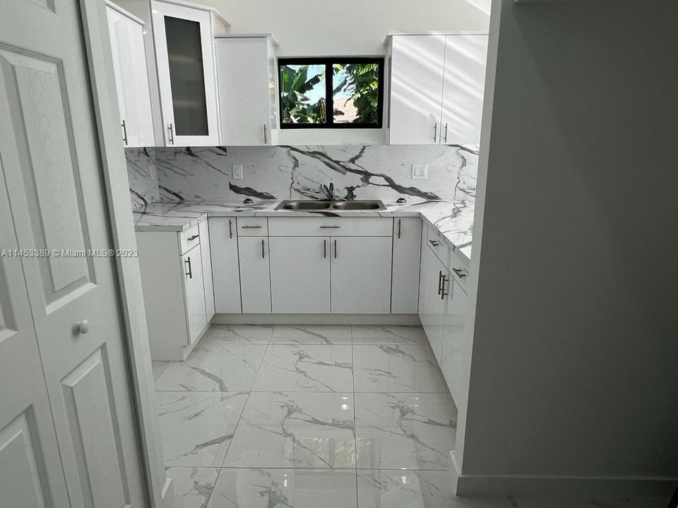 Vendido Recientemente: $485,000 (3 camas, 2 baños, 1300 Pies cuadrados)