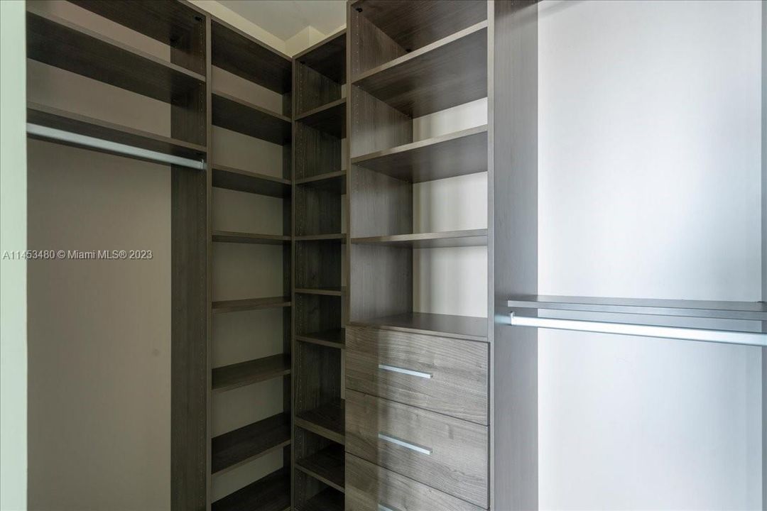 Recently Sold: $775,000 (1 beds, 2 baths, 912 Square Feet)